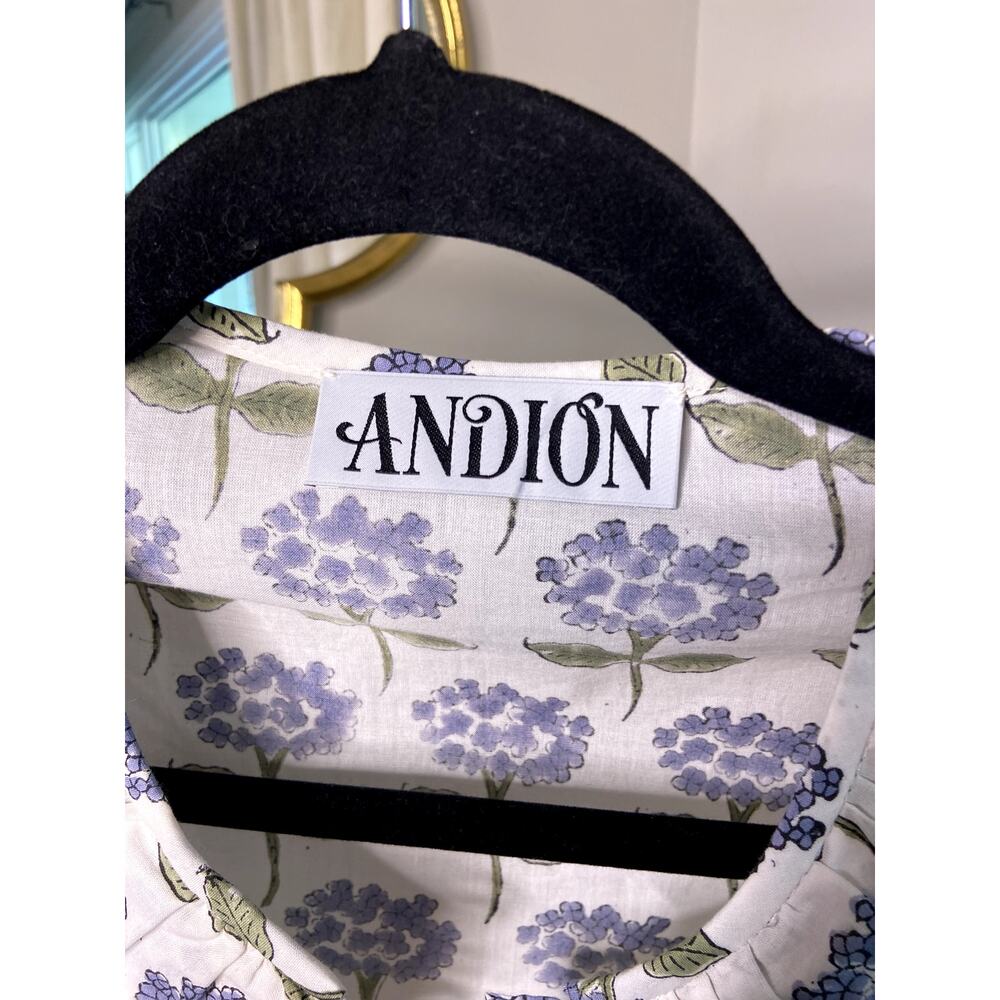 Anion Smocked Floral Top - Picture 2 of 4